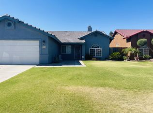 5905 Twin Lakes Dr, Bakersfield, CA 93313
