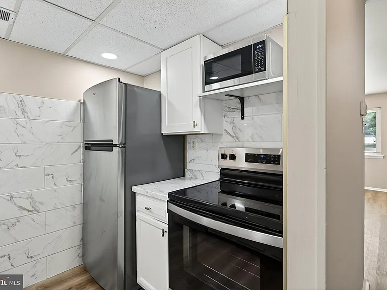 803 Valley Dr — Photo 10