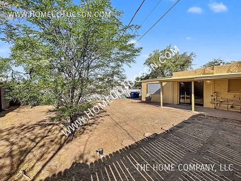 4564 E Seneca St — Photo 24