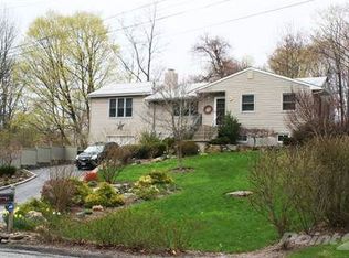 8 Salisbury Rd, Patterson, NY 12563