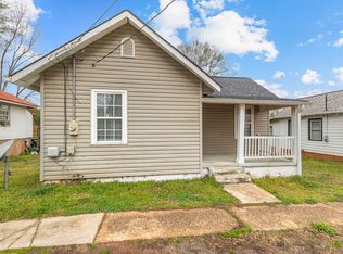 30 Pine St, Grantville, GA 30220