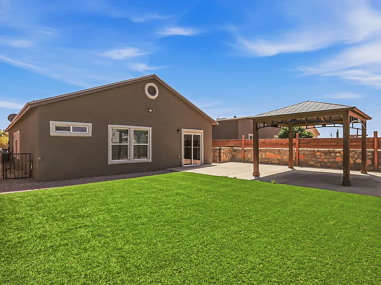 14609 Carlo Alvarado Dr — Photo 32