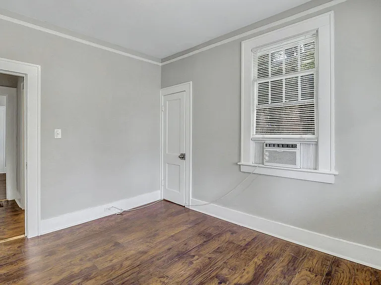 708 W Victory Dr #A — Photo 18