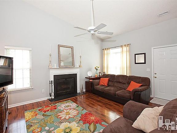 2nd image of 705 Bancroft Dr