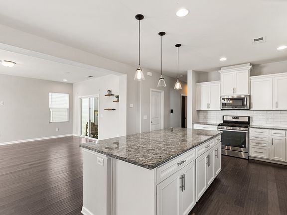 4th image of 2889 Whitebirch Dr