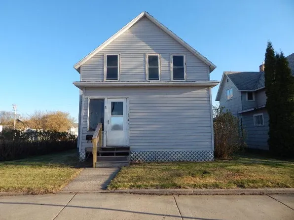 522 3rd St NE, Devils Lake, ND 58301