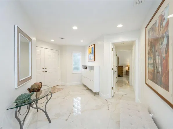 780 Waterford DR #101, NAPLES, FL 34113