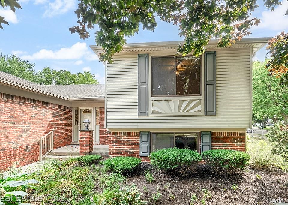 1st image of 3444 Eagle Dr
