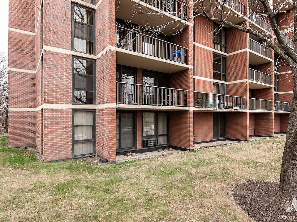 1st image of 3021 S Michigan Ave Unit 214