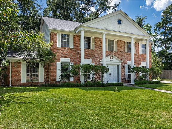 3rd image of 906 Glouchester Ln