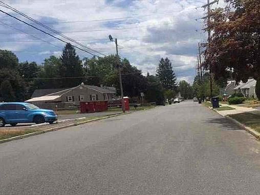 2nd image of 131 Mechanic St