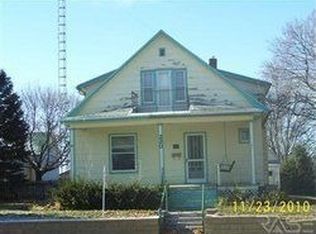 220 4th St, Scotland, SD 57059