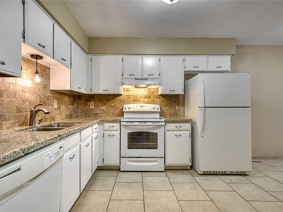 4th image of 1606 Leona Dr