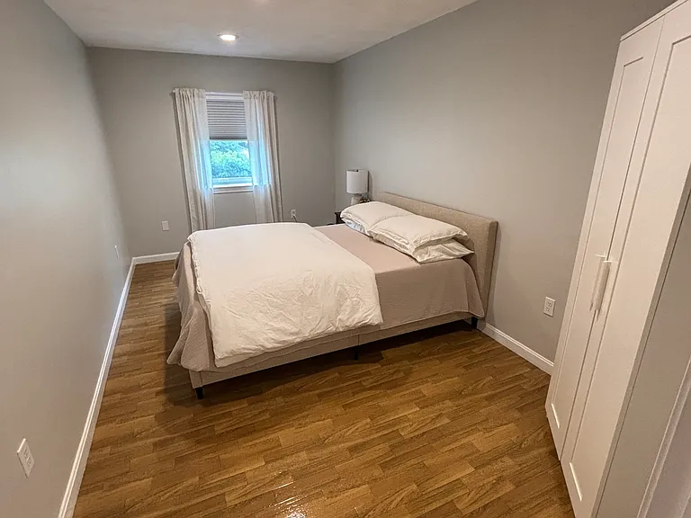 9 Touro Ave — Photo 10