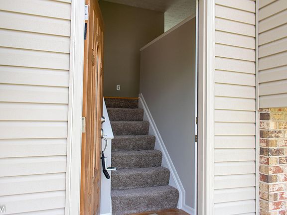 2nd image of 6 Fairlawn Ct