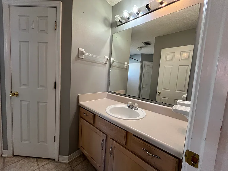 8380 Jeptha Ct — Photo 10