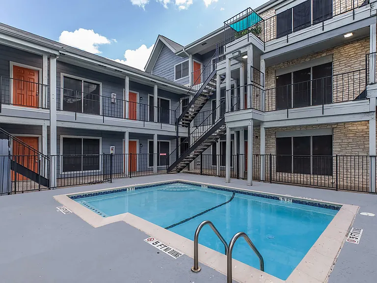 Lamar Place Apartments — Photo 24