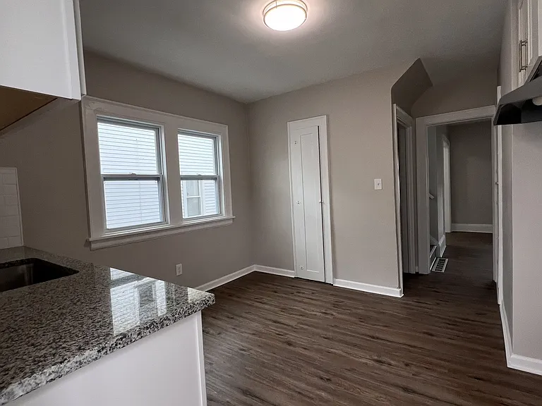 10610 Langton Ave — Photo 6