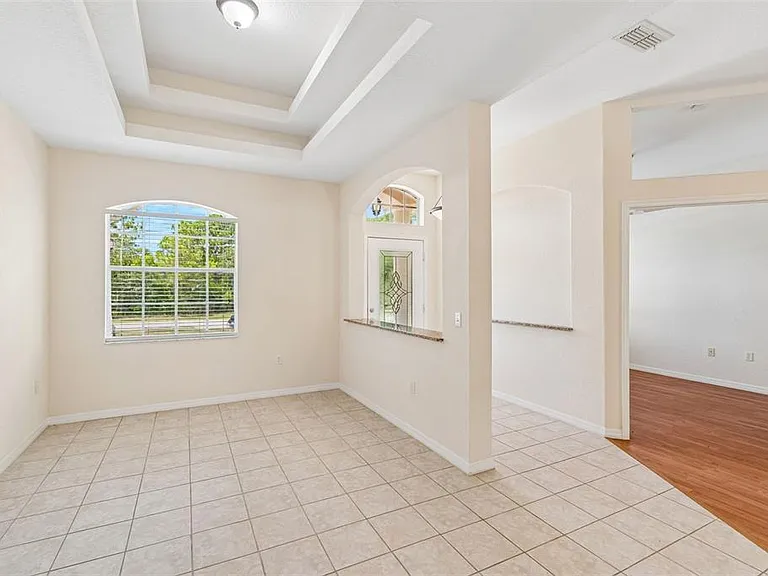 37 Greenpark Blvd — Photo 10