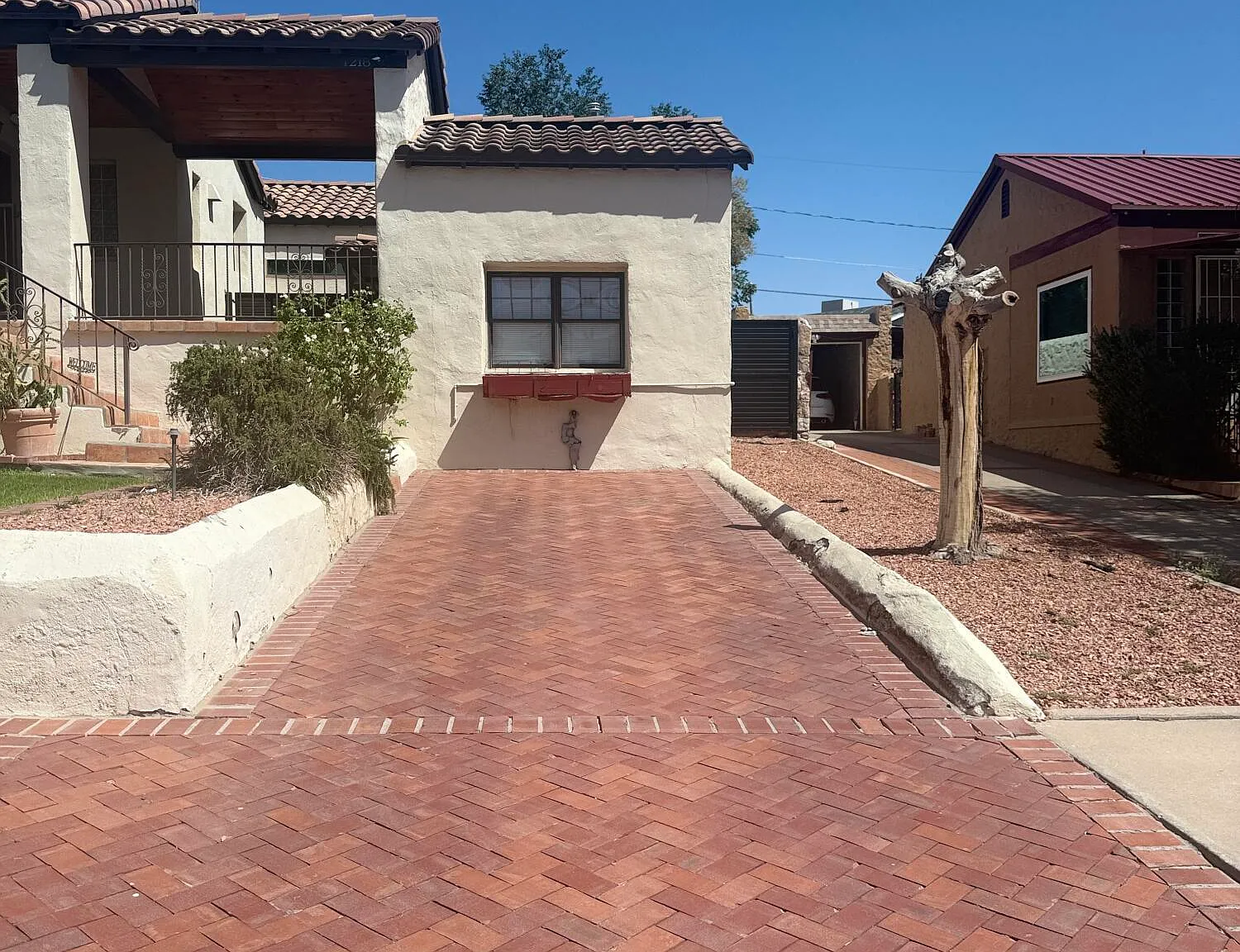1 bed, 300 sqft, $600 — Photo 2