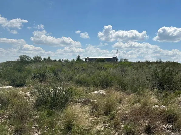 72 FRIENDSHIP HILLS CIR LOT B6, Uvalde, TX 78801