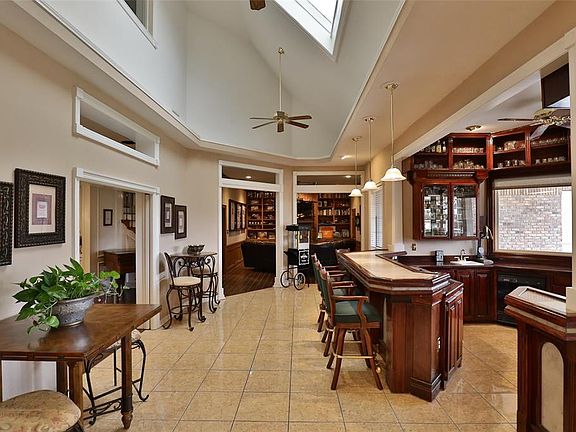 5th image of 12 Glen Abbey Ct