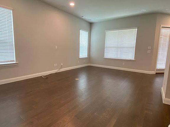 4th image of 6330 Oakbend Cir Unit 6330