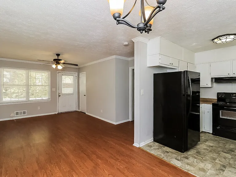 851 Grayson Hwy — Photo 4