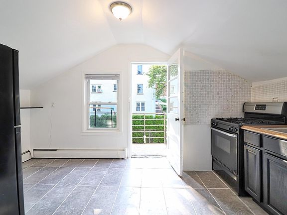 2nd image of 373 Sommerville Pl #3