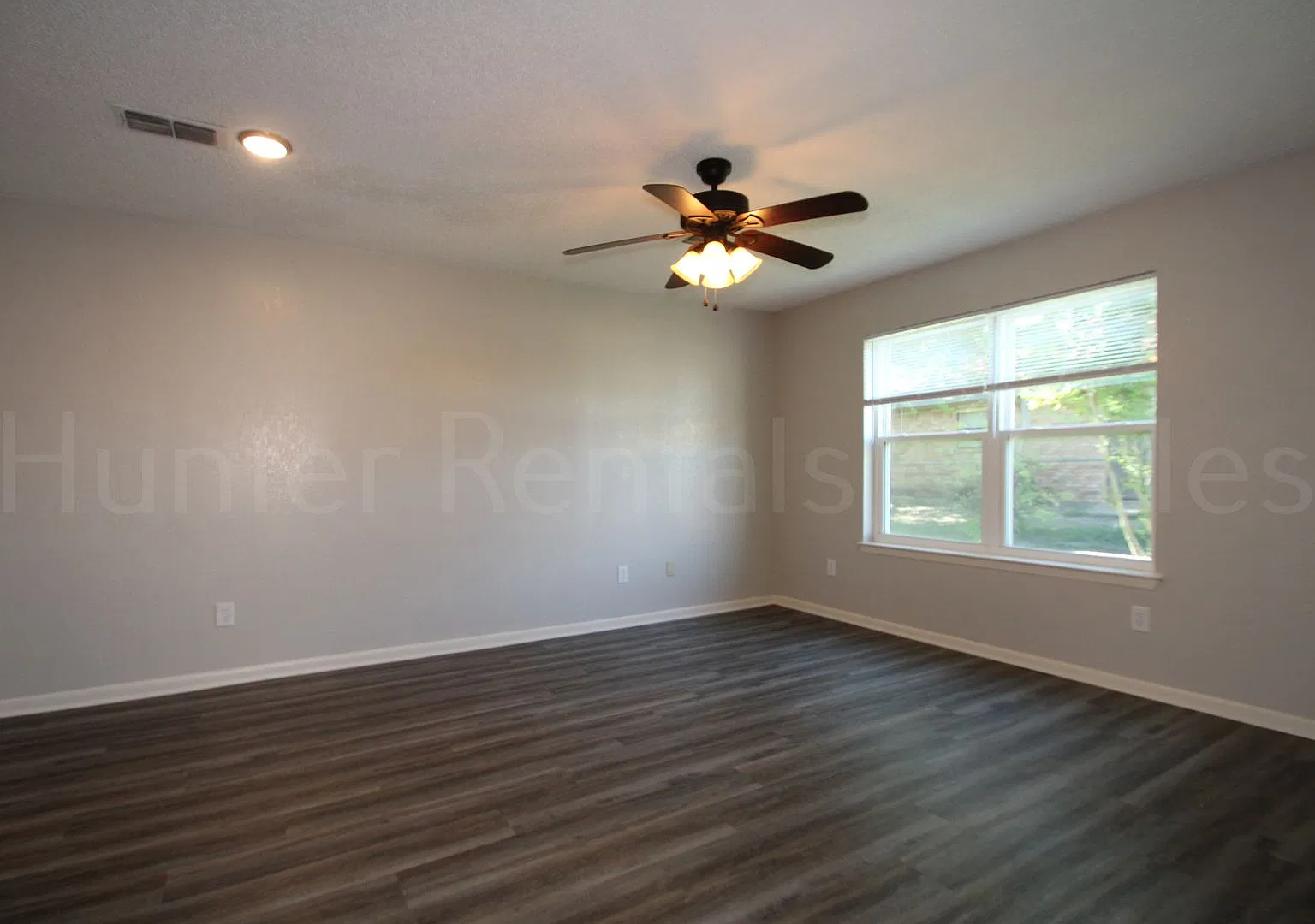 Newly Remodeled 2 bedroom Townhome! — Photo 4