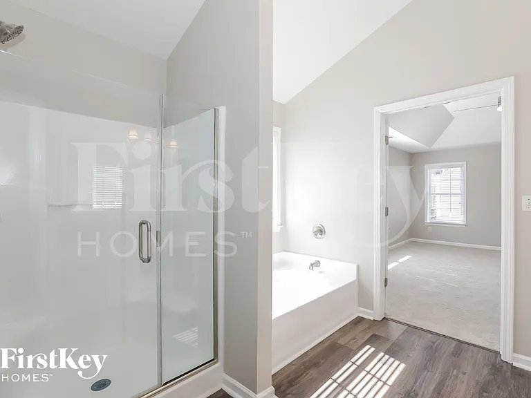 2127 Mitford Ct — Photo 10