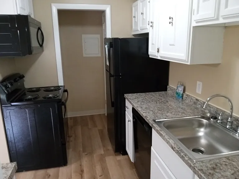 147 Allen St #147 — Photo 6