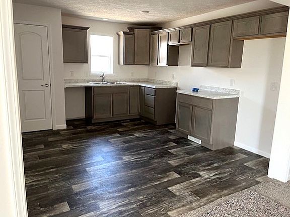2nd image of 673 N 3rd St