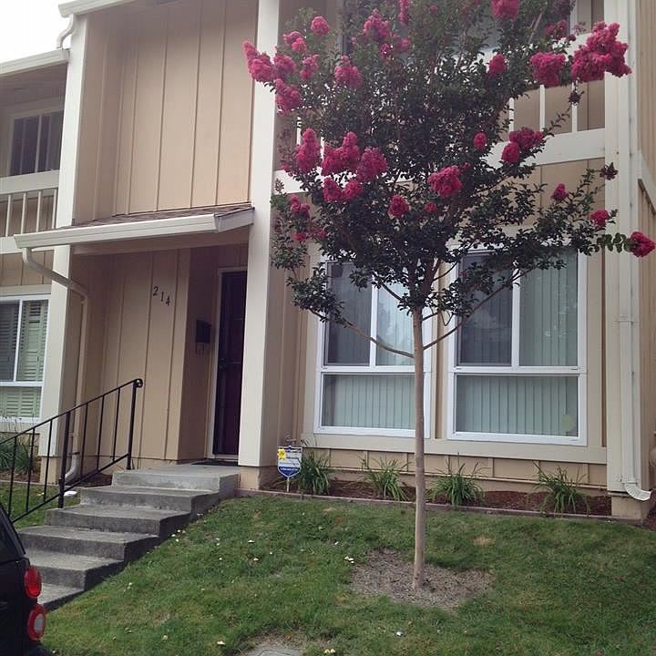1st image of 214 Park Ln