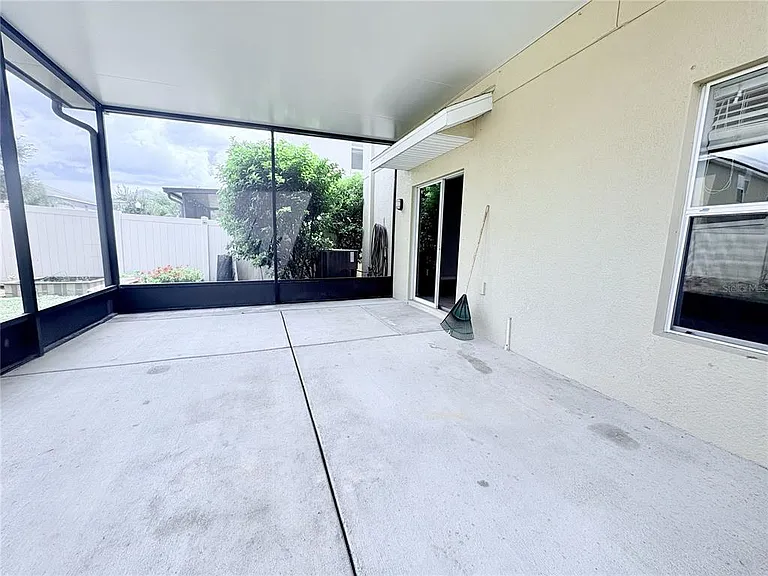 4935 Reflecting Pond Cir — Photo 33