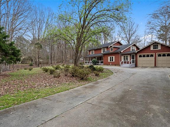 3rd image of 55 Woodwind Dr