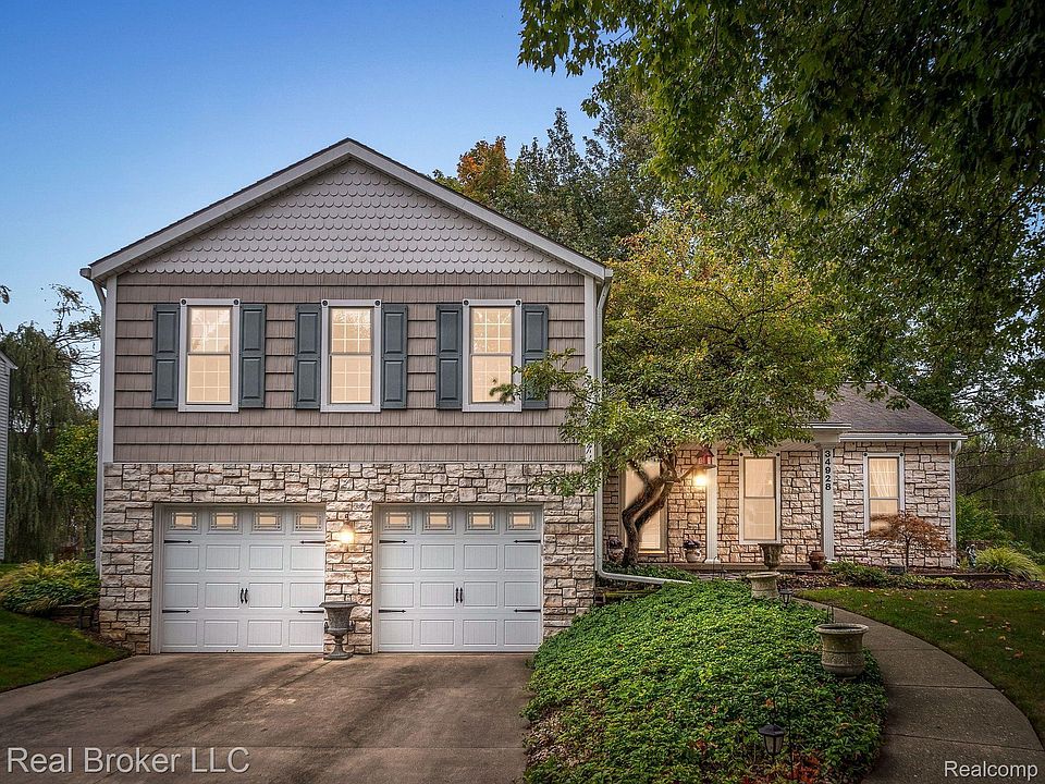 1st image of 34928 Bunker Hill Dr