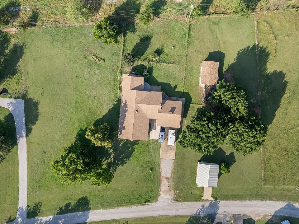 1st image of 423 County Road 477