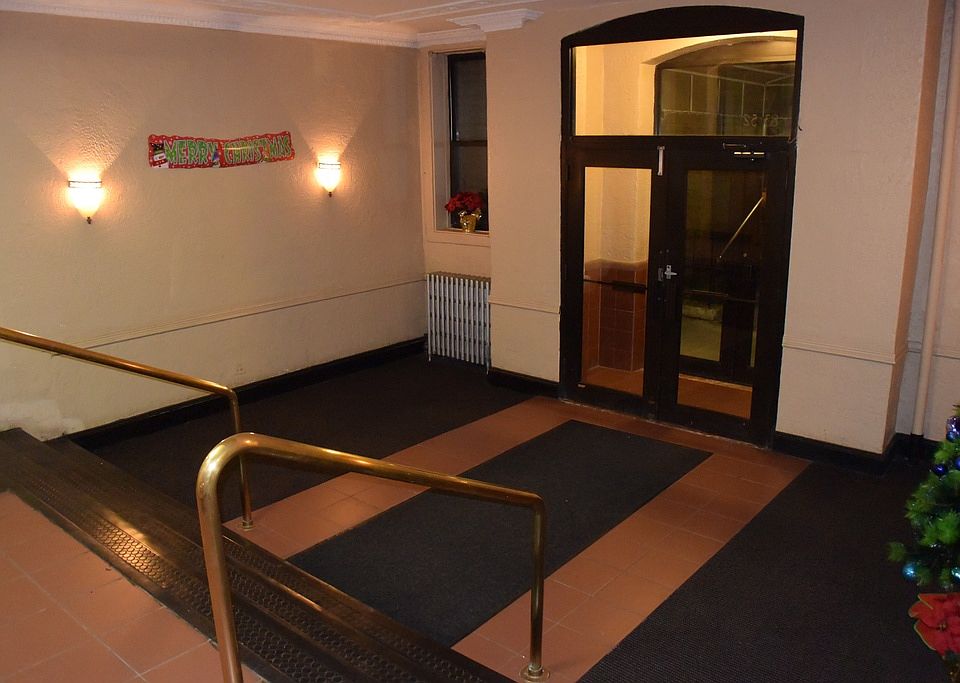 2nd image of 83-52 Talbot St #3