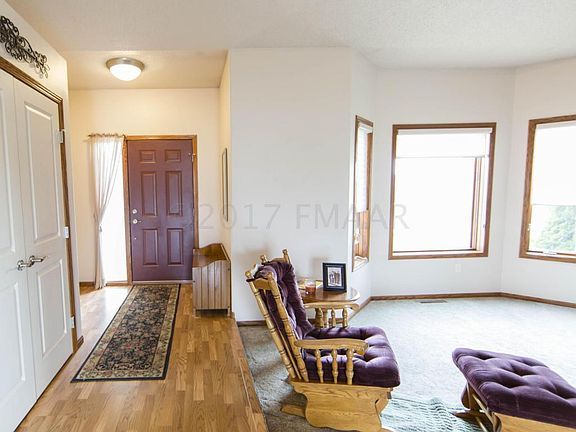 2nd image of 528 Prescott Pl