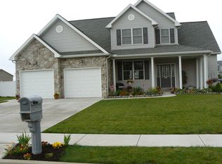 96 Pine Creek Dr, Carlisle, PA 17013