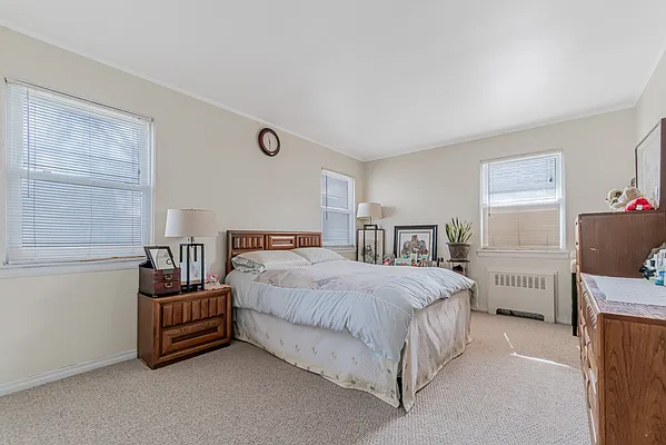 Sold by Prime Realty | media 8