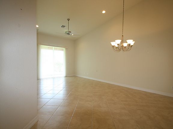2nd image of 6480 Oxford Cir Unit 103