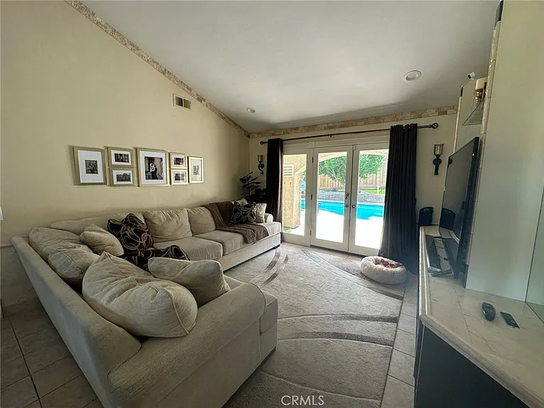 11296 Heathcliff Dr — Photo 3