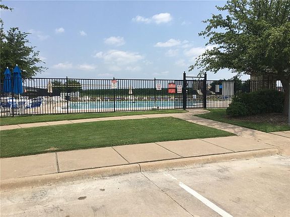 4th image of 4207 Falcon Dr