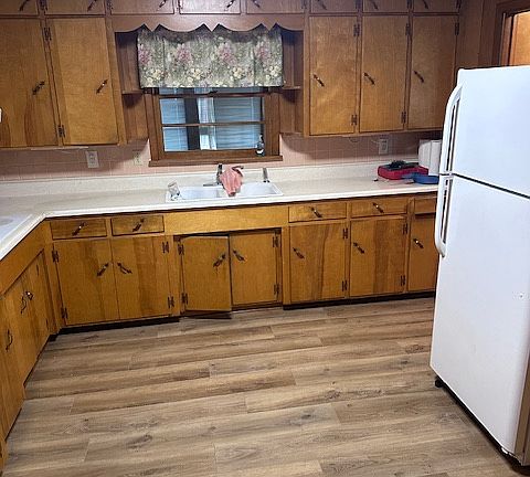 Kitchen (New Flooring)