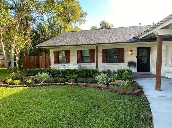 311 Carey Ln, Friendswood, TX 77546