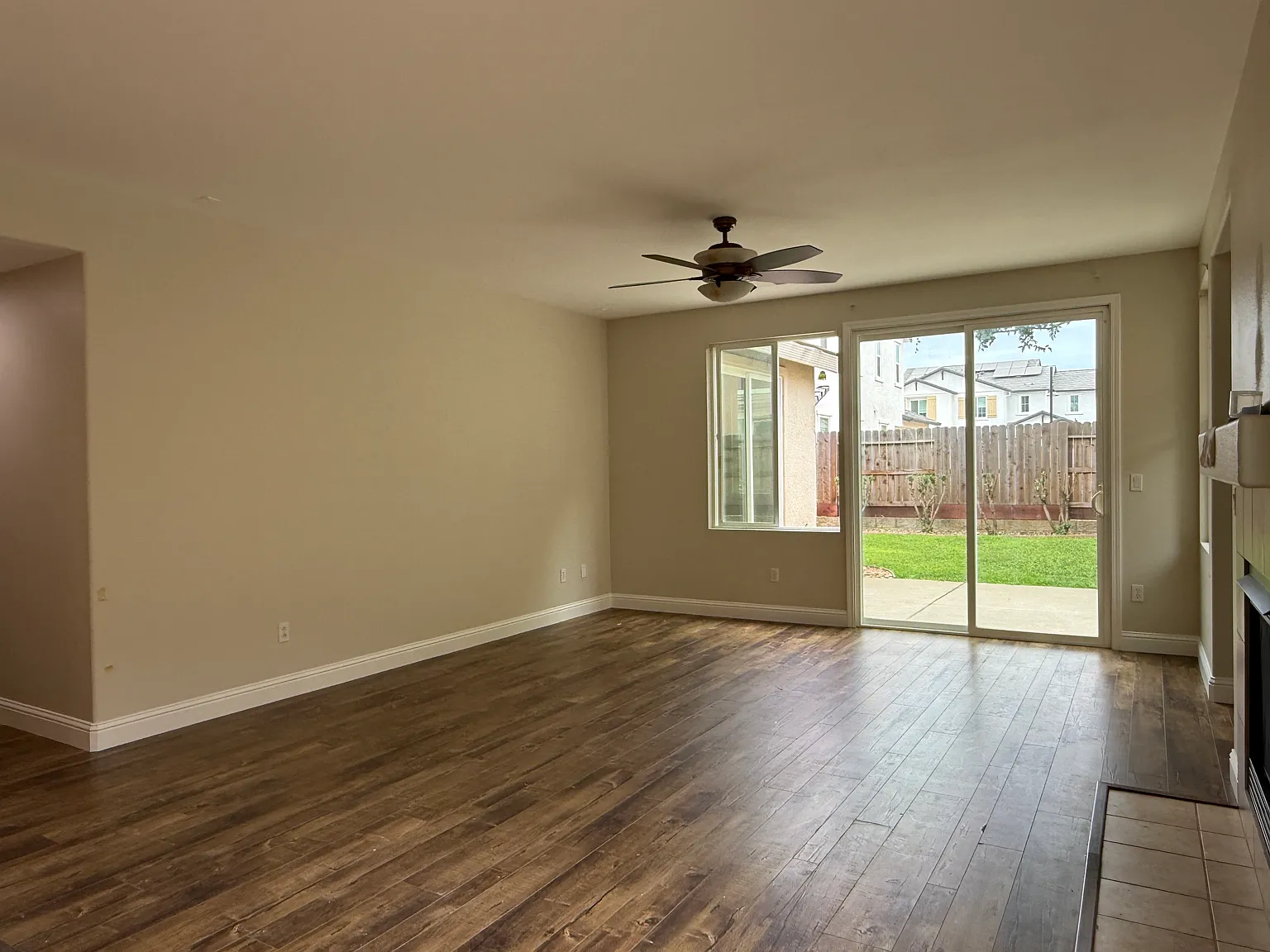 4 bed, 1870 sqft, $2,880 — Photo 2