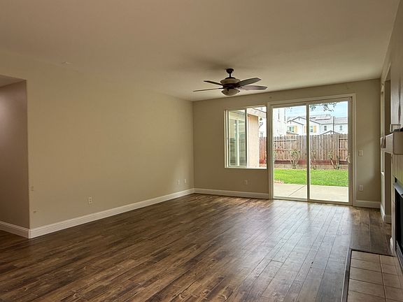2nd image of 4081 Aragon Way