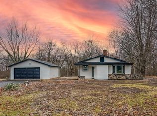 357 Huntington Rd, Delafield, WI 53018